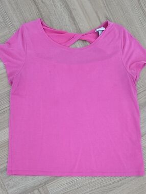 Women’s Pink Short-Sleeve Twist-Back Top Medium